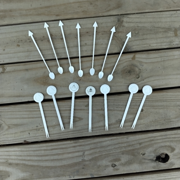 14 Vintage Delta Airlines Drink Stirrers Sizzle Sticks Flat Spoons Barware Bar - Picture 1 of 3
